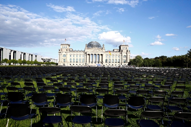 Yunanistan'daki mülteci kampındaki koşullar Berlin'de protesto edildi